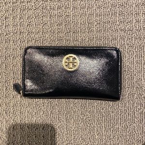 Tory Burch black shiny leather wallet